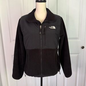 The North Face Women's Black long‎ sleeve zip up Jacket size Medium Fall